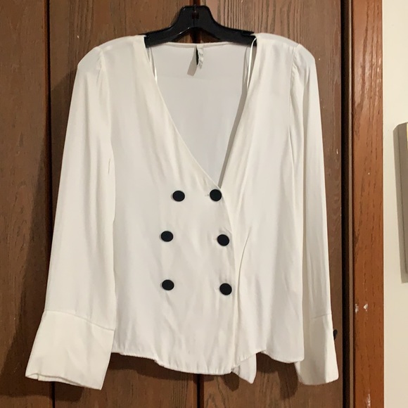 Zara bell sleeve top - Picture 2 of 6